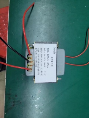 Low frequency transformer